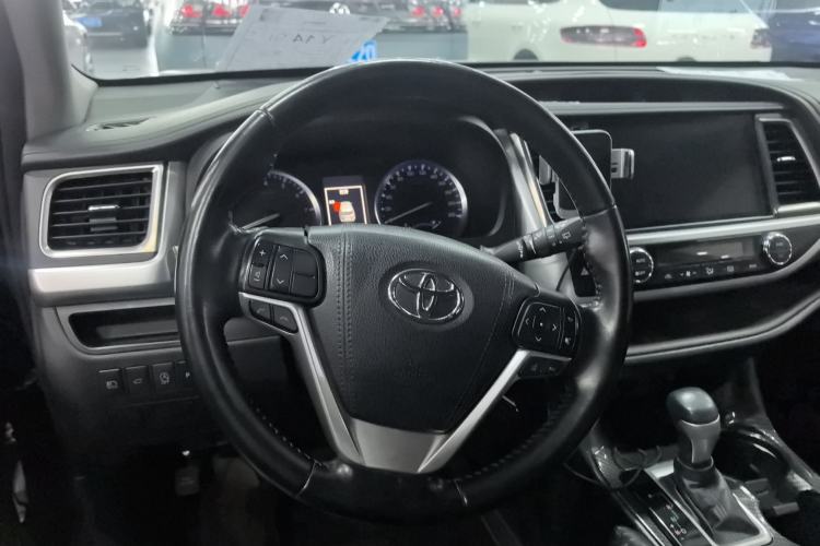 Used Toyota Highlander 2018 2.0T Four-Wheel Drive Prestige Version 7 Seats China V Emission Standard