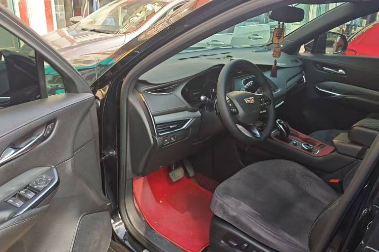 Used Cadillac XT4 2021 28T Two-Wheel Drive Leading Version
