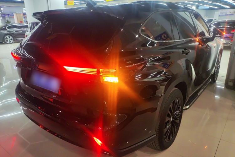 Used Toyota Highlander 2023 2.5L Smart Electric Hybrid Dual-Engine 4x4 Knight Edition 7 Seats
