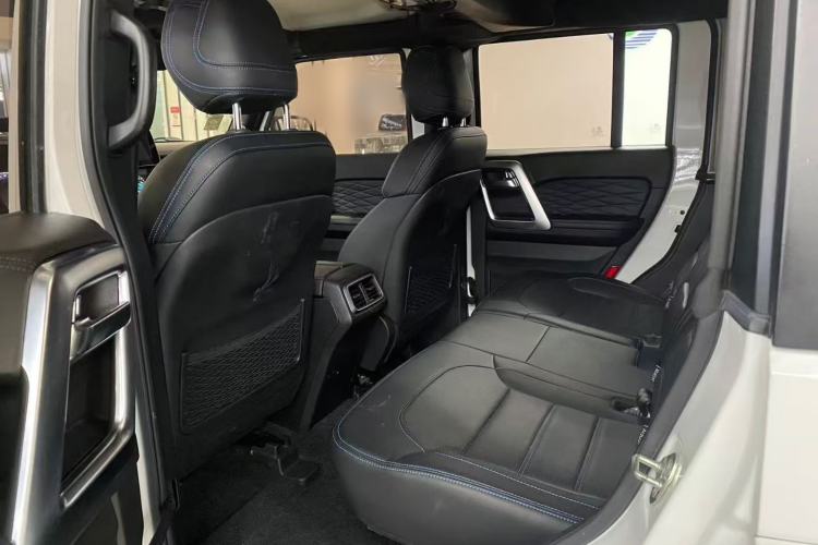 Used  BJ40 2018 PLUS 2.3T Automatic Four-Wheel Drive Flagship Version China V Emission Standard