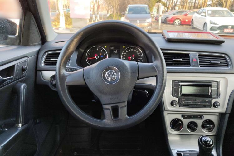 Used Volkswagen Lavida 2013 Restyled Classic 1.6L Manual Comfort Edition