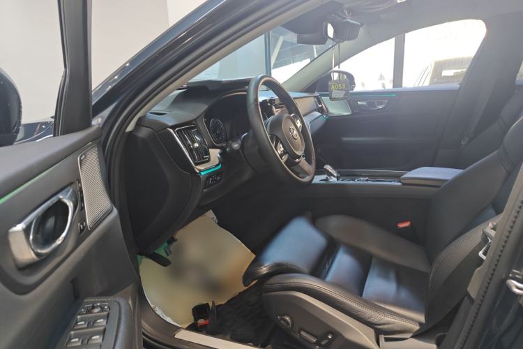 Used Volvo S60 2022 B4 Zhiyuan Luxury Edition
