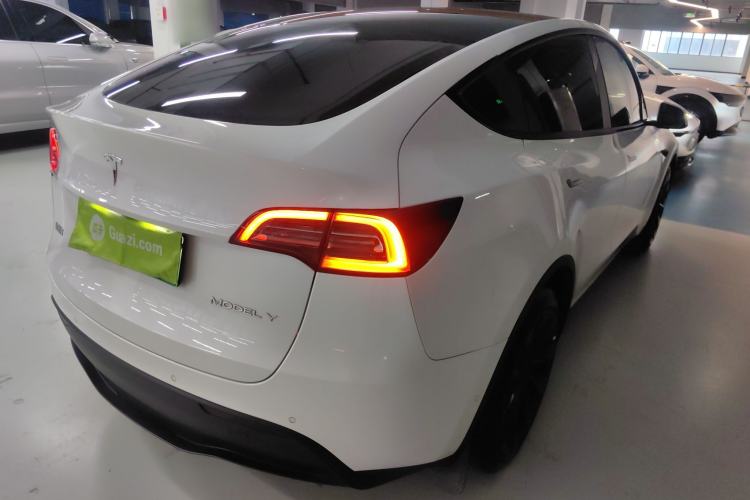 Used Tesla Model Y 2021 Long-Range All-Wheel-Drive Version 3D7