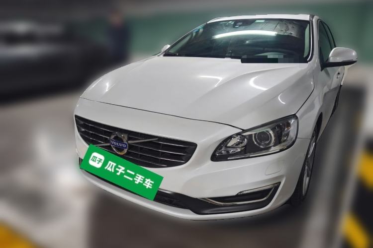 Used Volvo V60 2015 T5 Zhiya Personalized Sport Edition