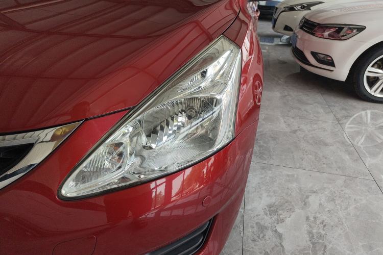 Used Nissan Tiida 2011 1.6L CVT Smart Version
