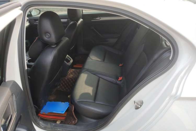 Used Volkswagen Lamando 2015 230TSI DSG Fashion Edition
