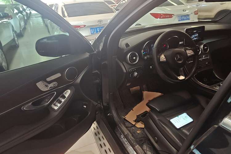 Used Mercedes-Benz GLC 2018 Refreshed GLC 300 4MATIC Dynamic Edition