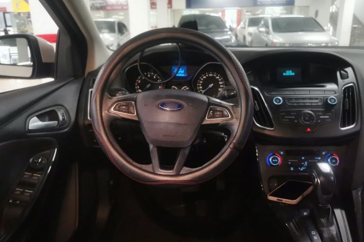 Used Ford Focus 2015 Hatchback 1.6L Automatic Fashion Edition