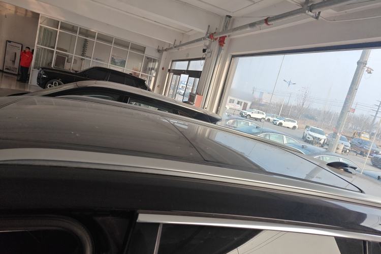 Used Hongqi E-HS9 2022 690 km Range Flagship Edition 7-Seater
