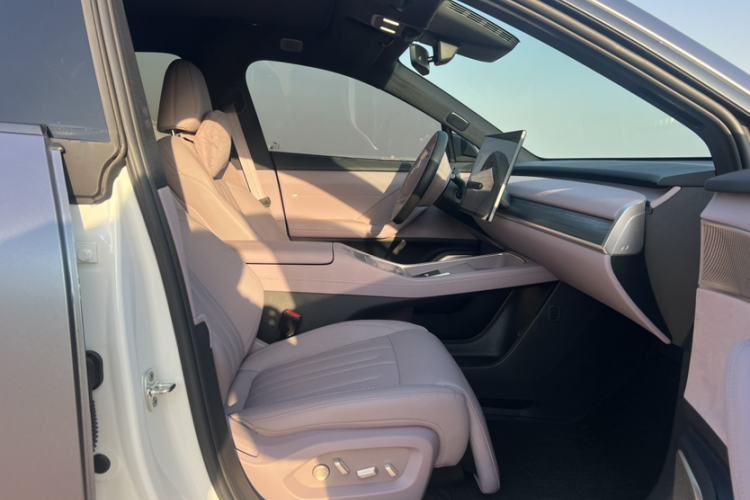 Used ONVO L60 2024 60 kWh Rear-Drive Version