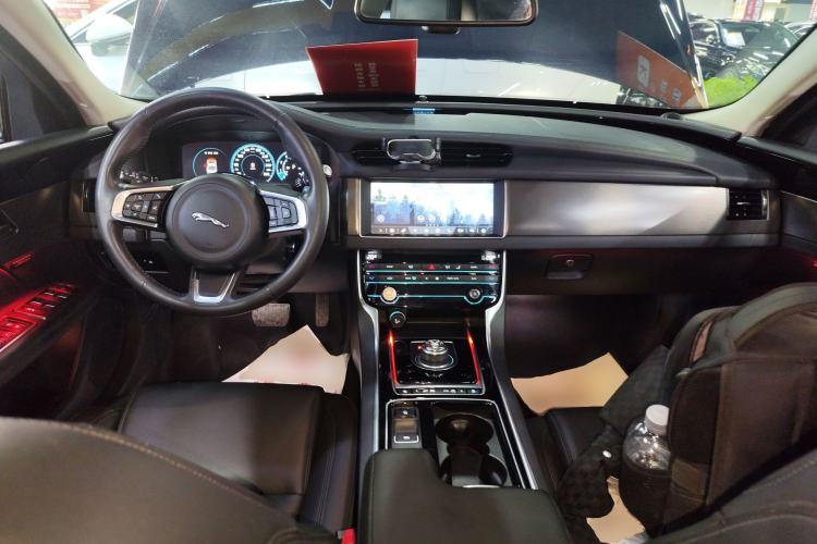 Used Jaguar XFL 2020 XFL 2.0T P200 Two-Wheel-Drive Rally Flag Edition
