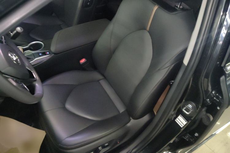 Used Toyota Camry 2023 2.0G Luxury Edition
