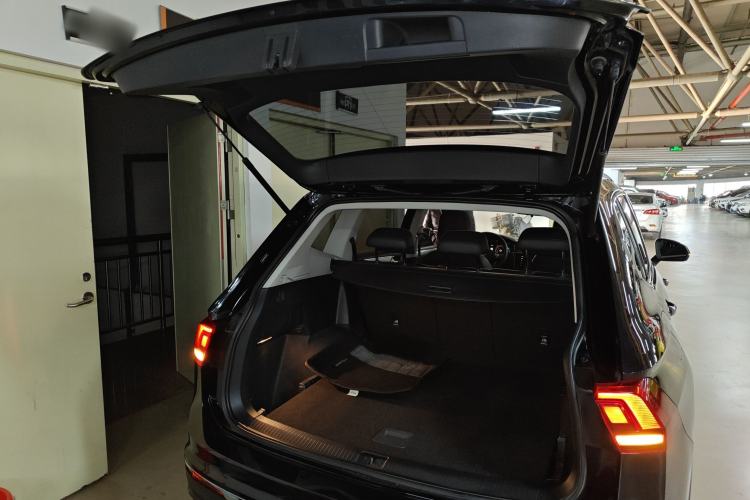 Used Volkswagen Tiguan L 2021 330TSI Automatic Two-Wheel Drive Smart Edition
