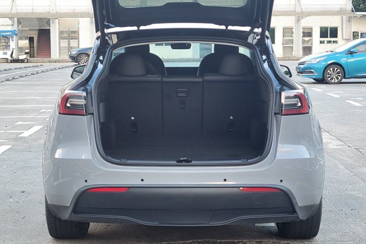 Used Tesla Model Y 2021 Long-Range All-Wheel-Drive Version 3D7
