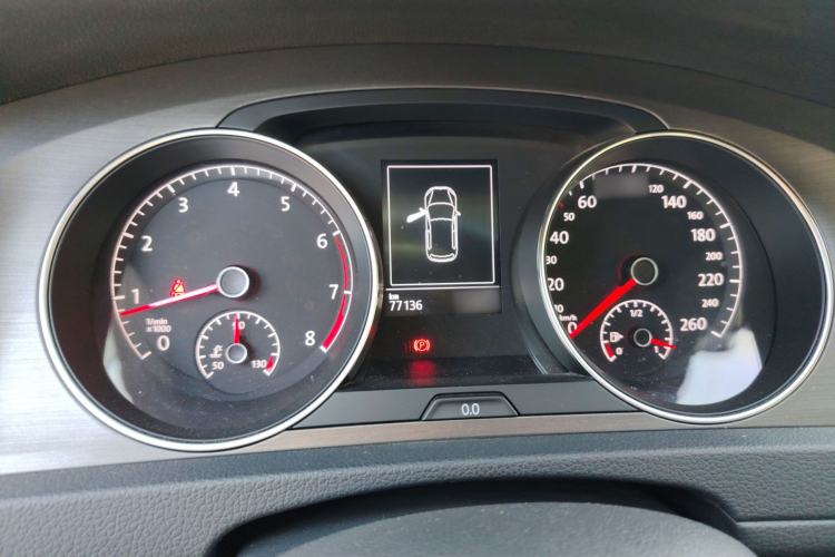 Used Volkswagen Golf 2015 1.4TSI Automatic Luxury Model
