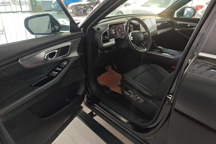 Used GAC Trumpchi GS8 2024 Linghang Series 2.0 TGDI Two-Wheel Drive Luxury Smart Connectivity Version
