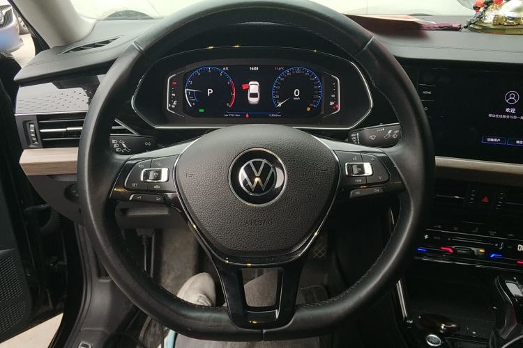 Used Volkswagen Passat 2020 Revised Version 330TSI Luxury Edition China VI Standard
