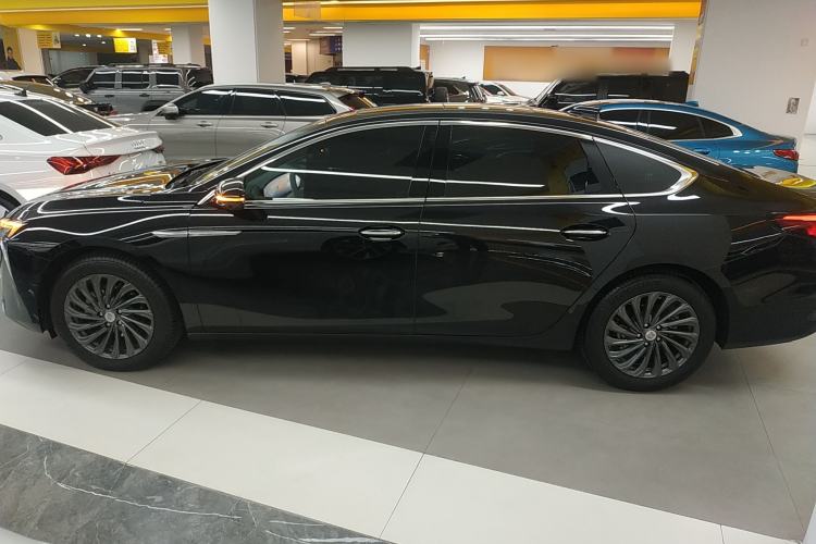 Used Buick LaCrosse 2025 28T Platinum Edition
