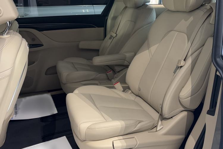 Used Buick GL8 2023 ES Lu Zun Deluxe Model
