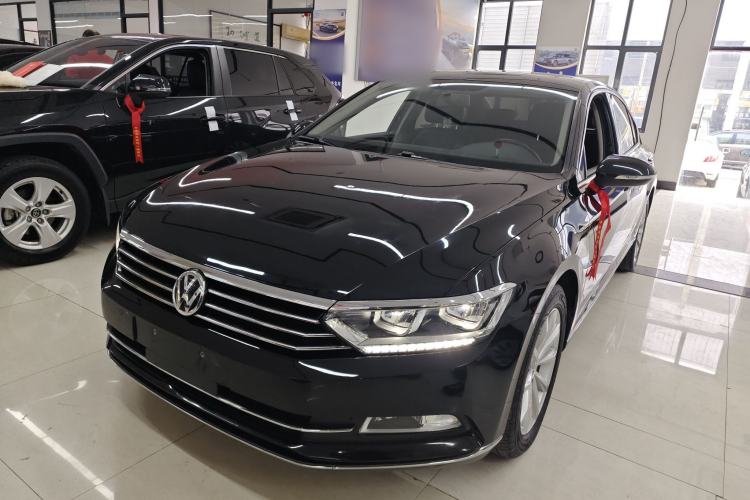 Used Volkswagen Magotan 2019 330TSI DSG Leading Model China VI Standard
