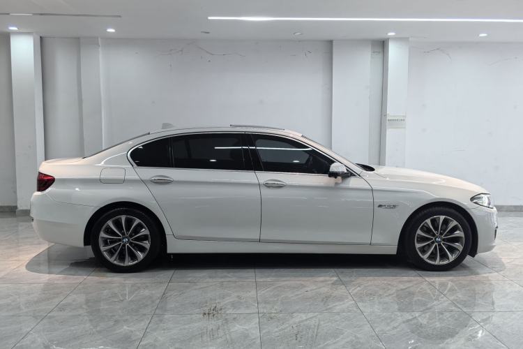 Used BMW 5 Series 2015 535Li Leading Model
