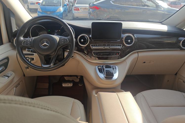 Used Mercedes-Benz V-Class 2018 V 260 L Prestige Extended Version China VI
