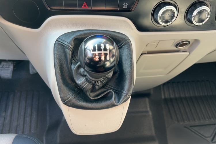 Used JMC Fushun 2023 2.0T Manual Mid-Roof Mid-Height Passenger Version Business-Class 9-Seater (Non-Commercial)
