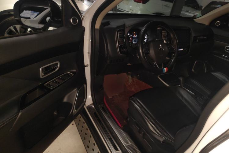 Used Mitsubishi Outlander 2019 2.0L Two-Wheel Drive Comfort Edition 5 Seats China VI Standard
