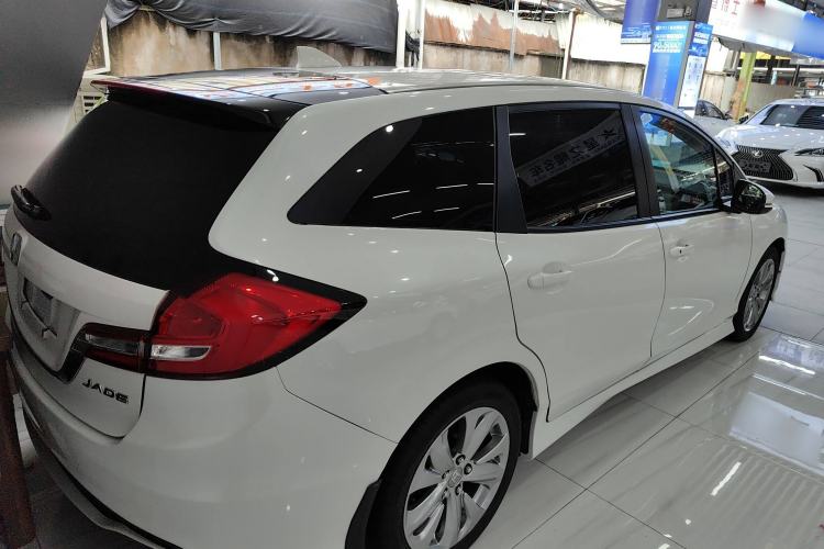 Used Honda Jade 2017 1.8L automatic Comfort version 5 seats
