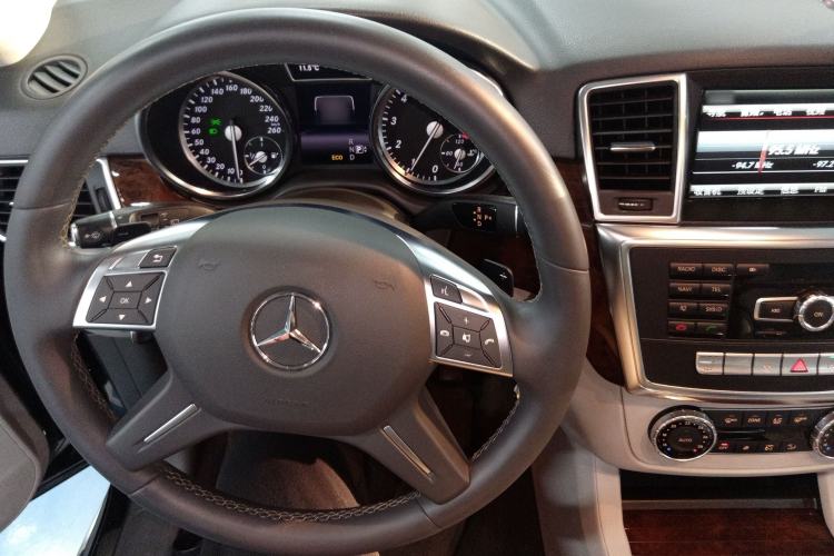 Used Mercedes-Benz M-Class 2014 ML 400 4MATIC Dynamic Model
