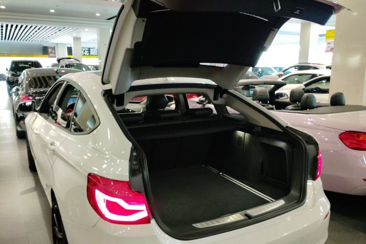 Used BMW 3 Series GT 2018 320i Sport Edition
