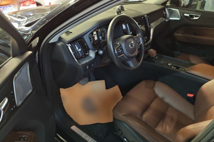 Used Volvo XC60 2019 T5 4x4 Zhiyuan Edition China VI Standard
