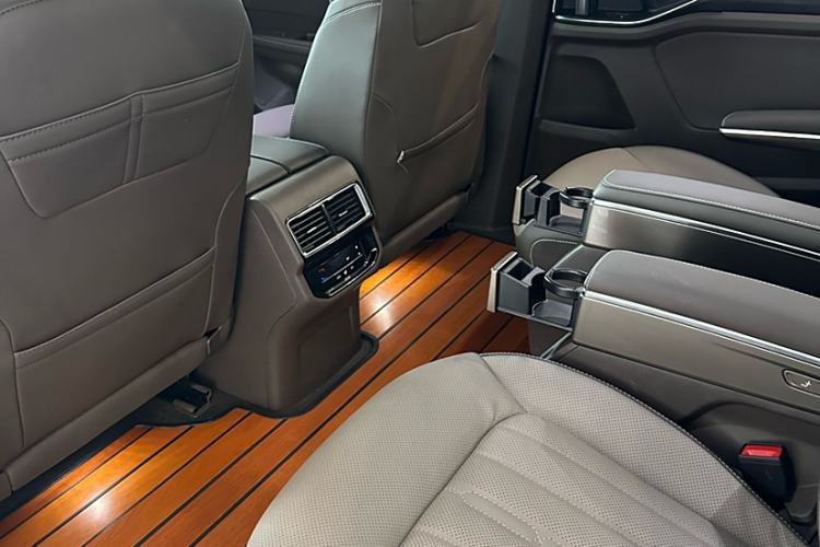 Used Volkswagen Viloran 2022 380TSI Luxury Edition
