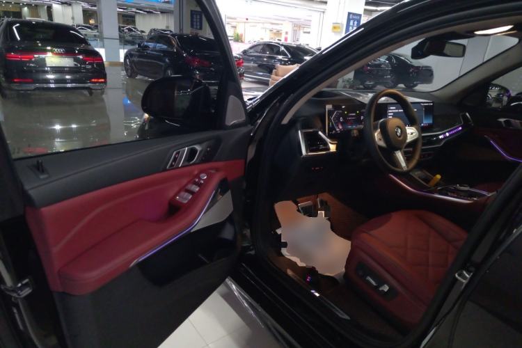 Used BMW X5 2023 xDrive 30Li Luxury M Sport Night Edition Package
