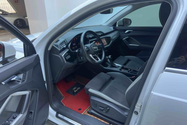 Used Audi Q3 2023 35 TFSI Progressive Dynamic Edition (1.4T)
