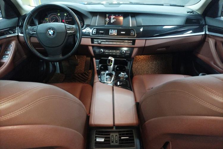 Used BMW 5 Series 2014 520Li Elegant Model
