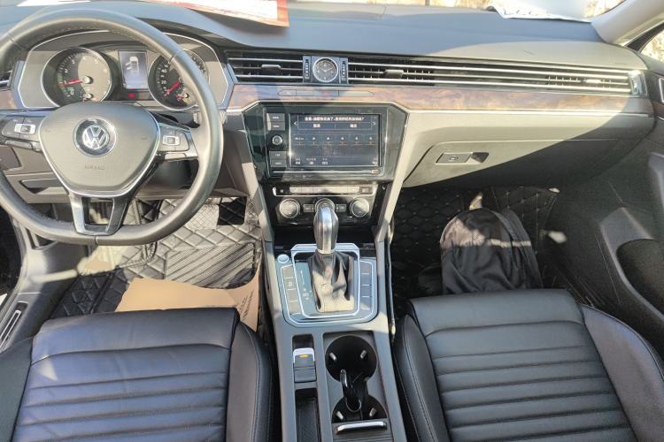 Used Volkswagen Magotan 2019 330TSI DSG Luxury Model China V Standard
