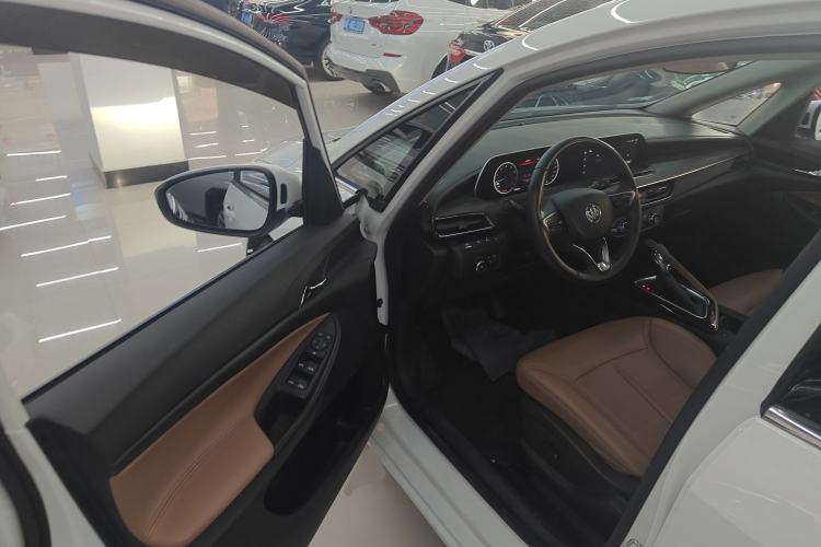 Used Buick GL6 2021 323T Mild Hybrid Connect Prestige Model
