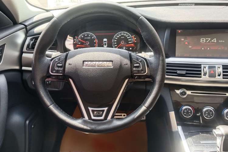 Used Haval H7 2017 Red-Label H7 2.0T Automatic Prestige Model
