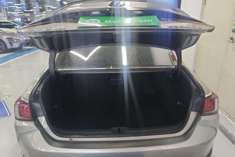 Used Lexus ES 2018 300h Premier Edition China VI Standard
