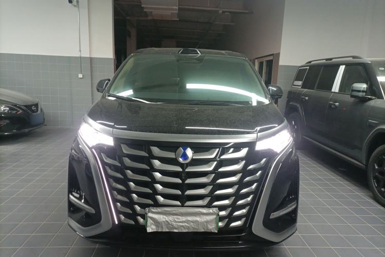 Used Denza D9 2025 DM-i Smart Drive 1020 Four-Wheel Drive Deluxe Model
