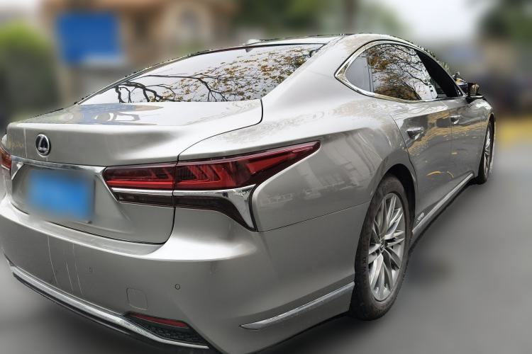 Used Lexus LS 2020 500h Luxury Edition China VI Standard
