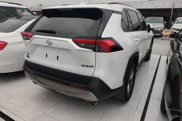 Used Toyota RAV4 2023 2.0L CVT Two-Wheel Drive 20th Anniversary Platinum Edition
