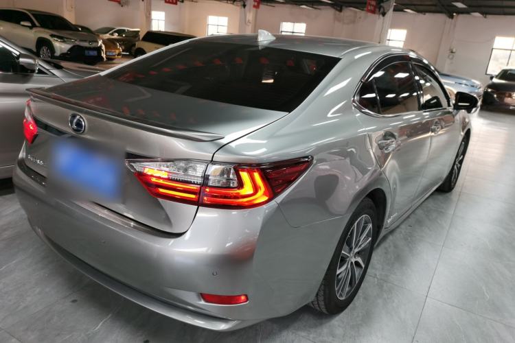 Used Lexus ES 2015 300h Comfort Edition