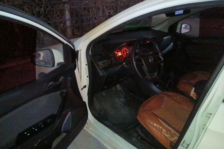 Used Baojun 310 2016 1.2L manual Comfort trim level