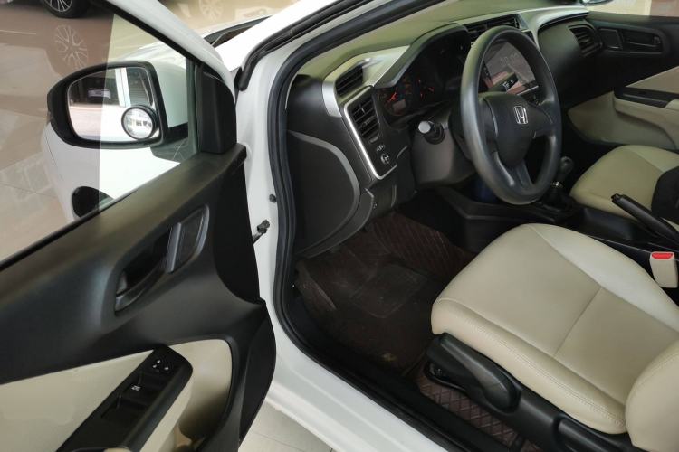 Used Honda City 2017 1.5L manual Comfort version
