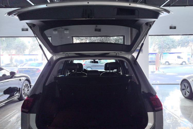 Used Volkswagen Tiguan L 2021 330TSI Automatic Two-Wheel Drive Smart Edition