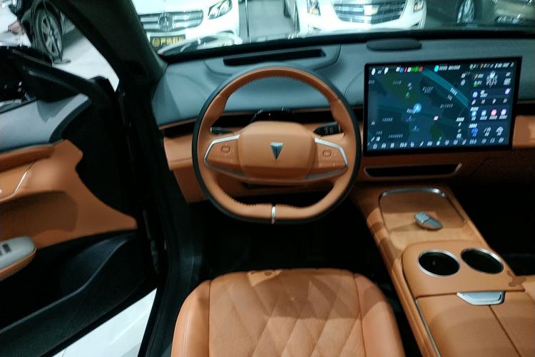 Used  S07 2023 200Max Range-Extended Version
