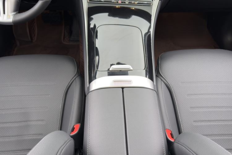 Used Mercedes-Benz GLC 2023 Facelift GLC 260 L 4MATIC Dynamic Version 5 Seats
