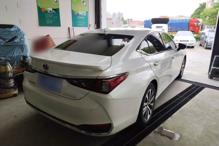 Used Lexus ES 2018 300h Premier Edition China V Standard
